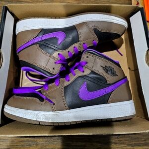 Jordan basketball shoes size 4Y